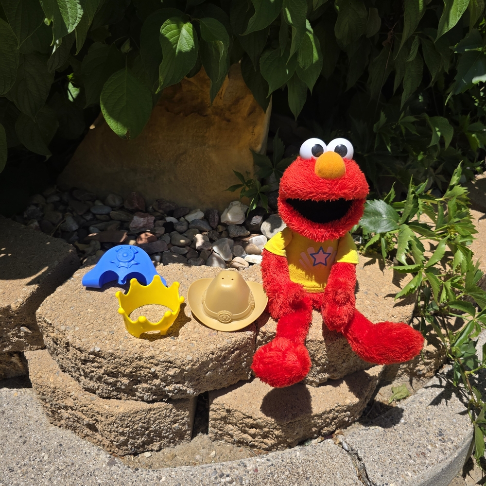 Sesame Street Elmo Plush Toy with Accessories - Red and Yellow